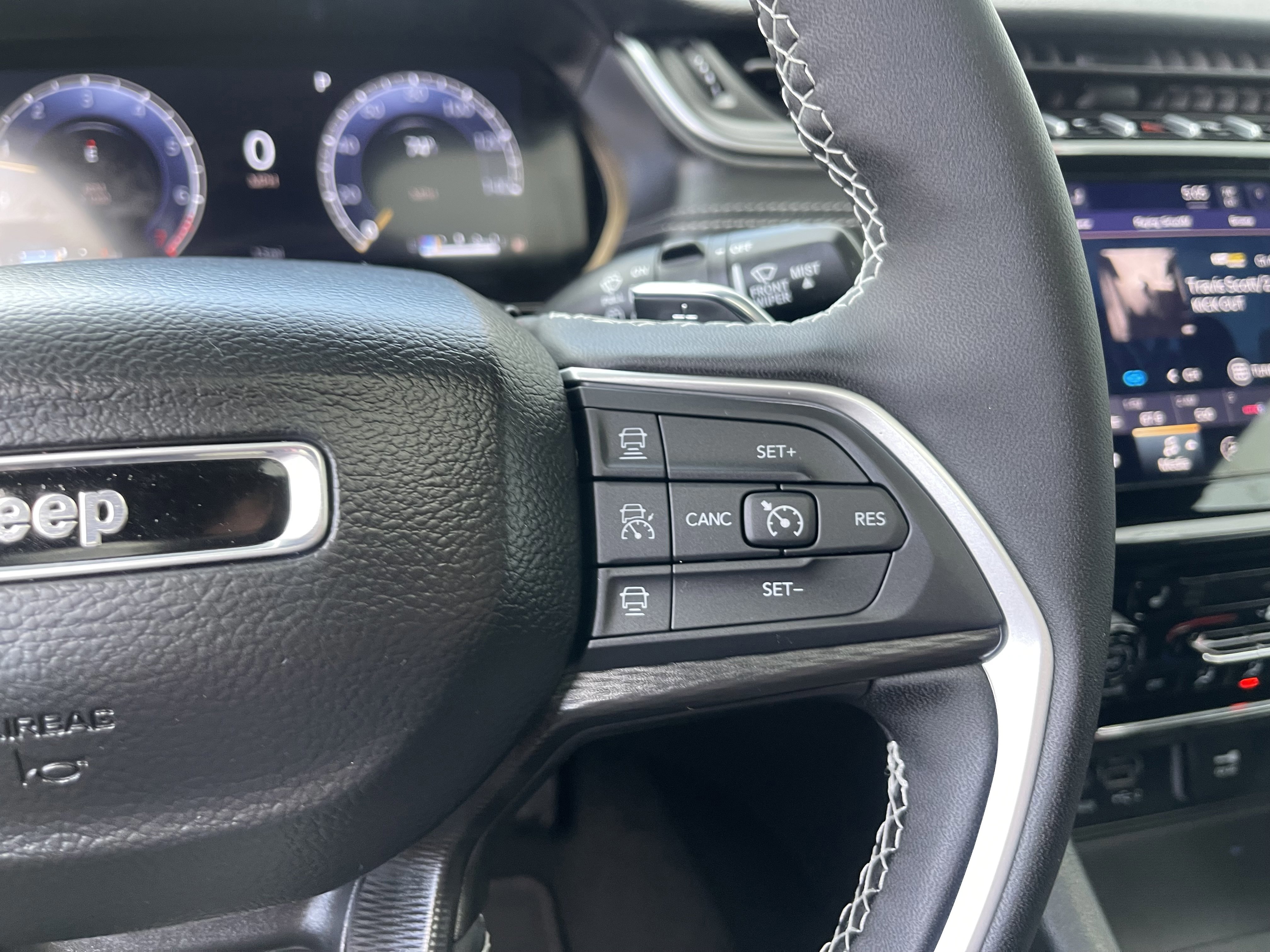 New 2025 Jeep Grand Cherokee Altitude image 37