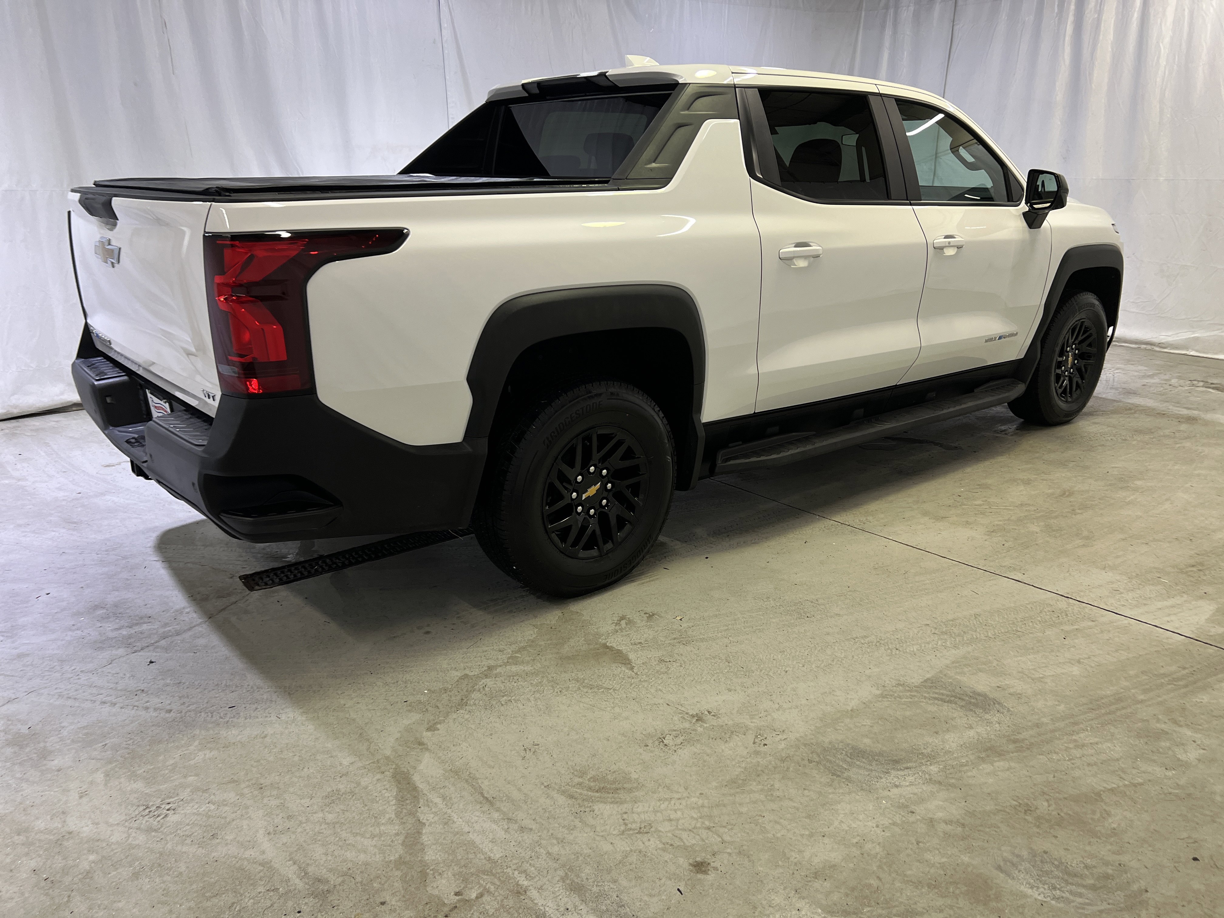 Certified 2024 Chevrolet Silverado EV W/T AWD/4WD image 11