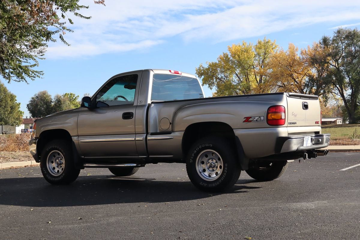 Used 2001 GMC Sierra 1500 SLE w/ Convenience Plus Group AWD/4WD image 7