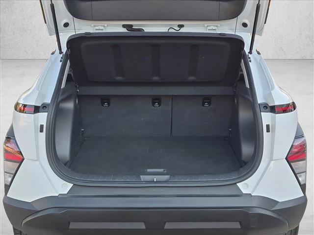 Used 2025 Hyundai Kona SEL FWD image 6