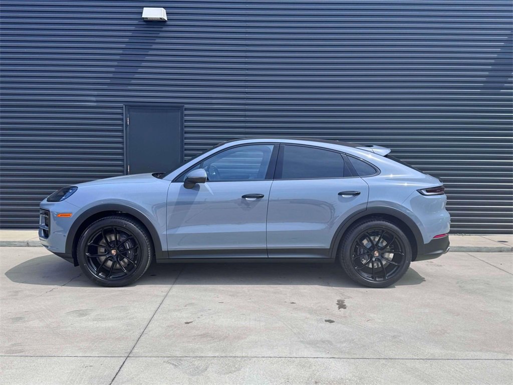 New 2025 Porsche Cayenne Coupe image 2