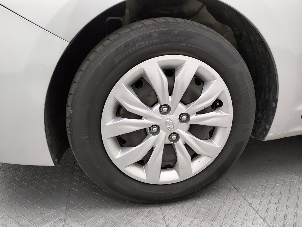 Used 2022 Hyundai Accent SE FWD image 31
