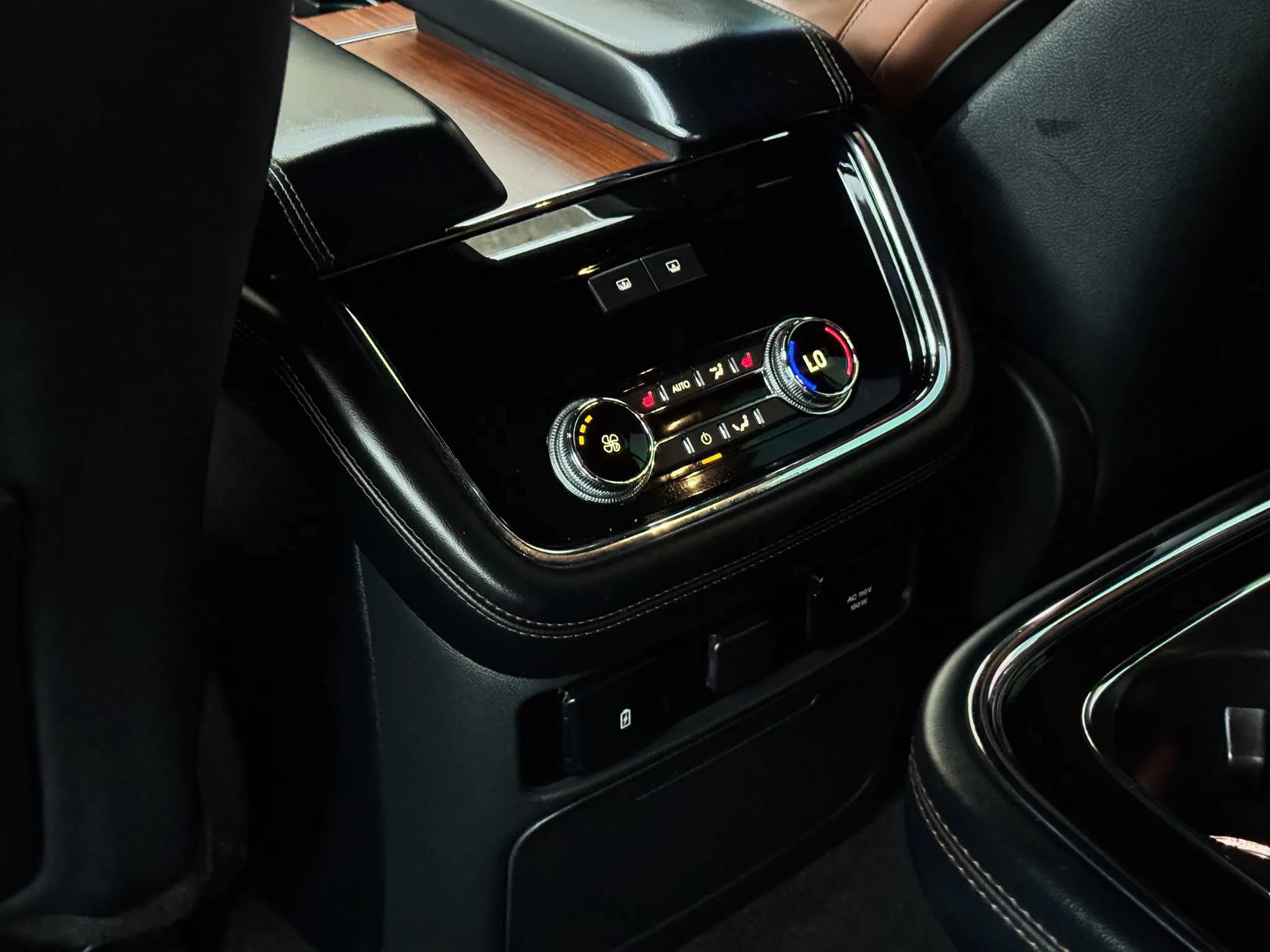 Used 2019 Lincoln Navigator L Reserve AWD/4WD image 26