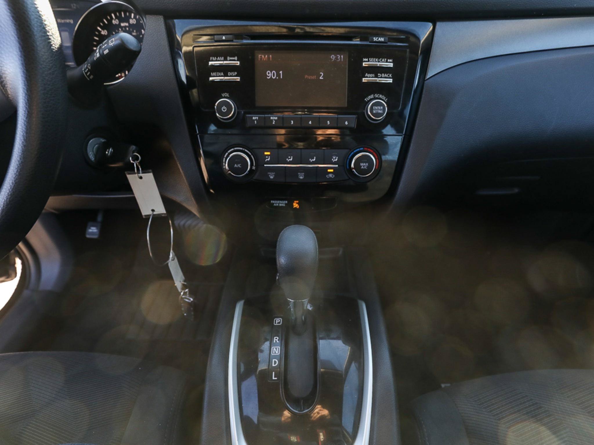 Used 2016 Nissan Rogue S FWD image 16