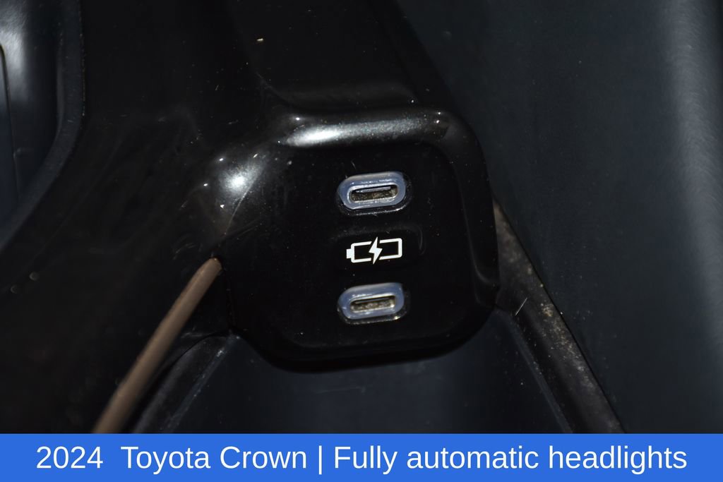 Used 2024 Toyota Crown AWD/4WD image 18