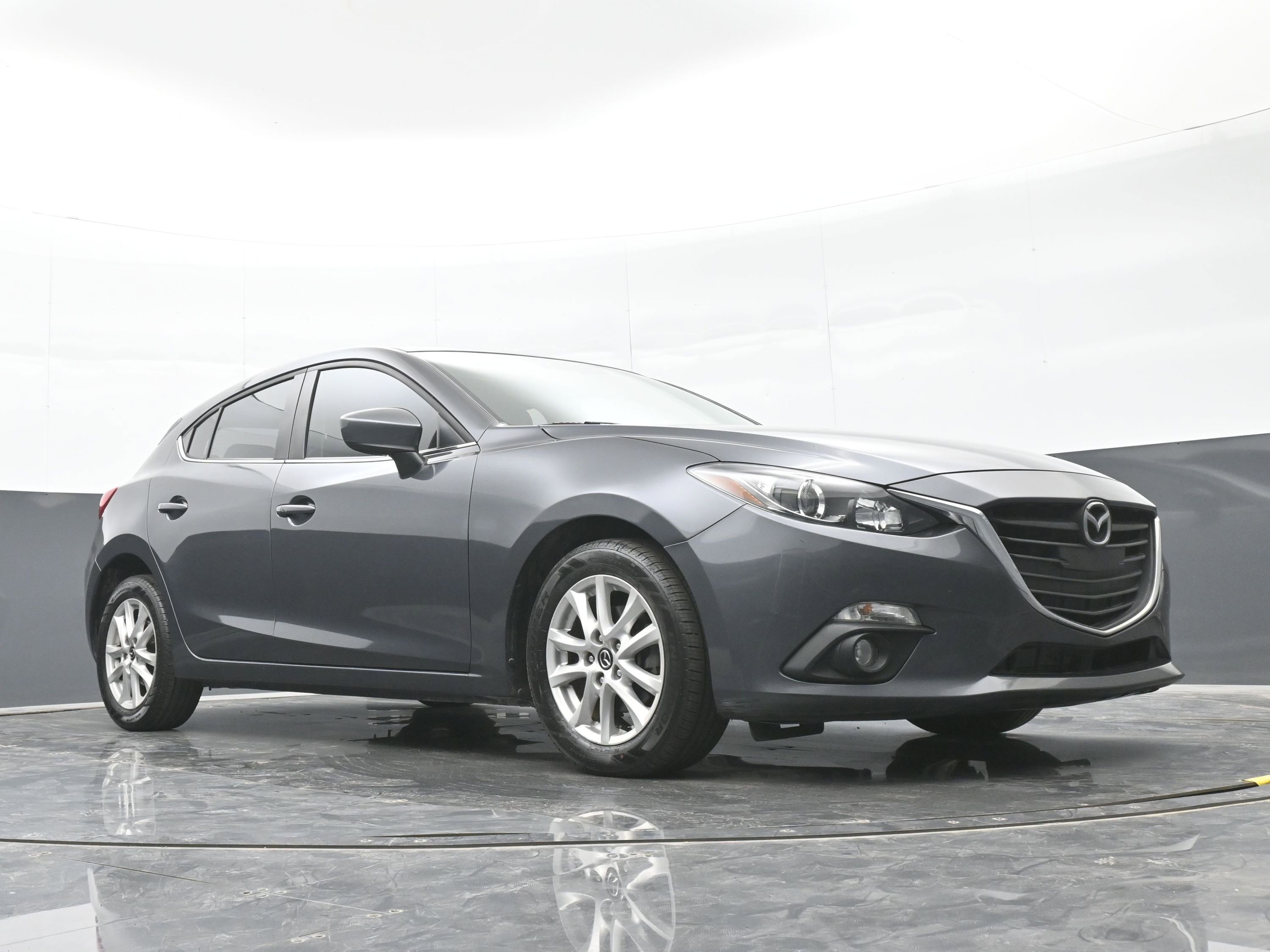 Used 2015 MAZDA MAZDA3 i Touring w/ Technology Package FWD image 41