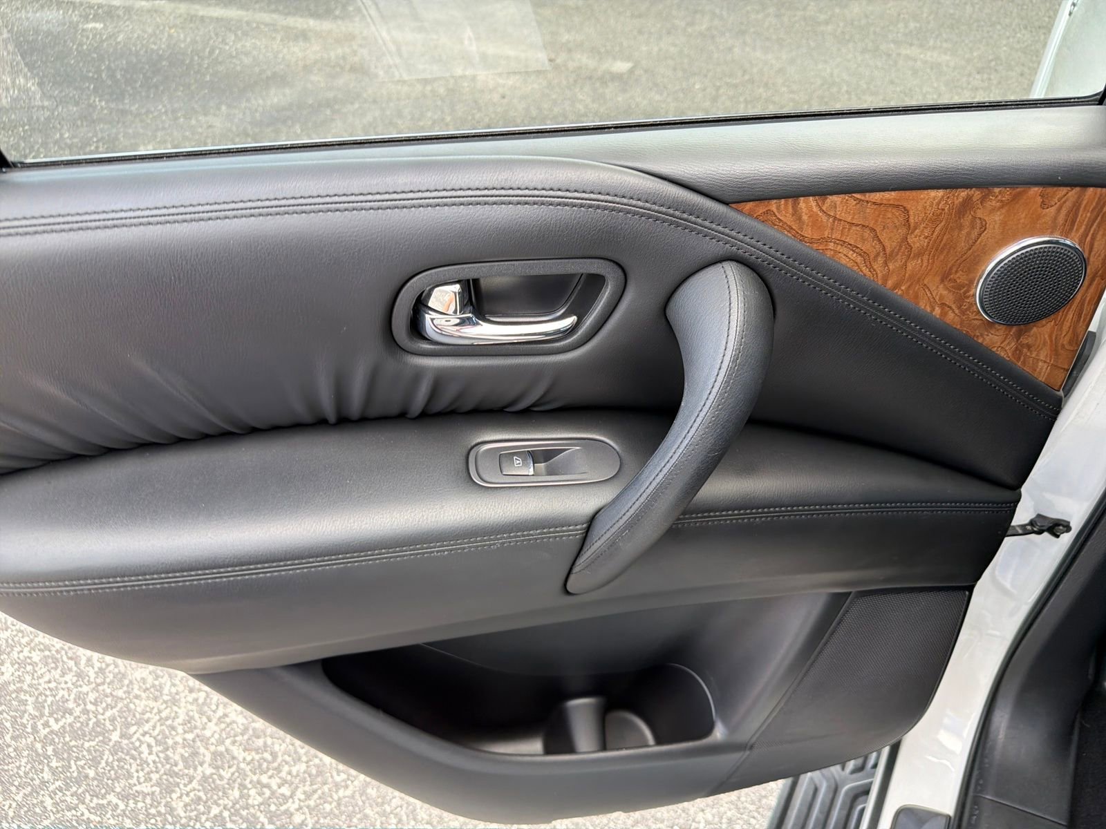 Used 2022 Nissan Armada SL w/ Captain's Chairs Package image 26