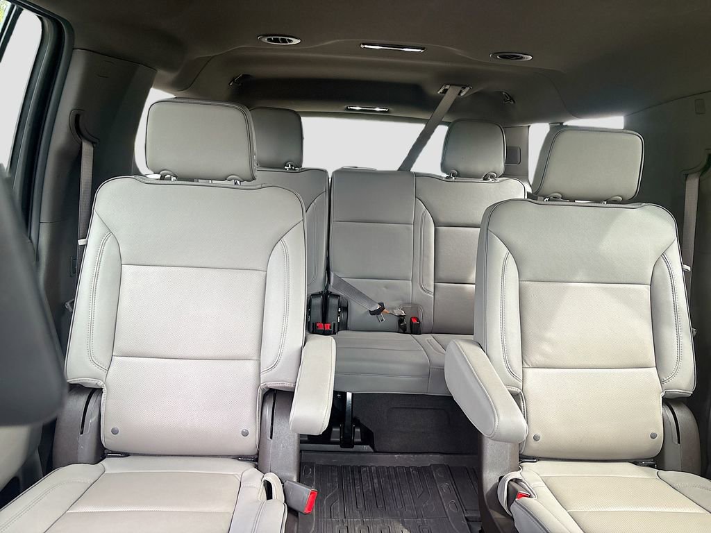 Used 2024 GMC Yukon XL SLT w/ SLT Luxury Package RWD image 25