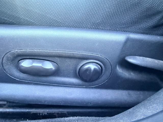 Used 2006 Pontiac Grand Prix w/ Preferred Package image 16