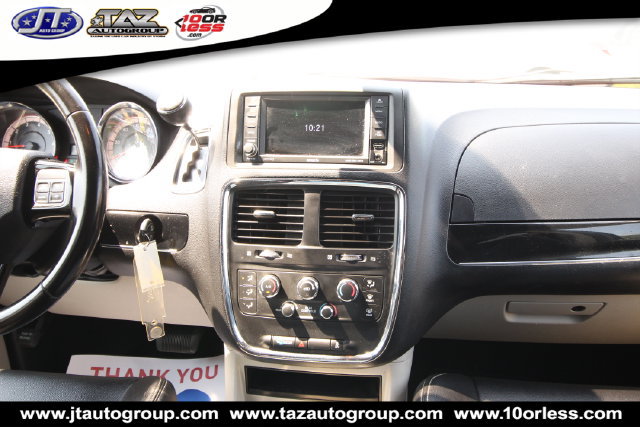 Used 2020 Dodge Grand Caravan SXT FWD image 17