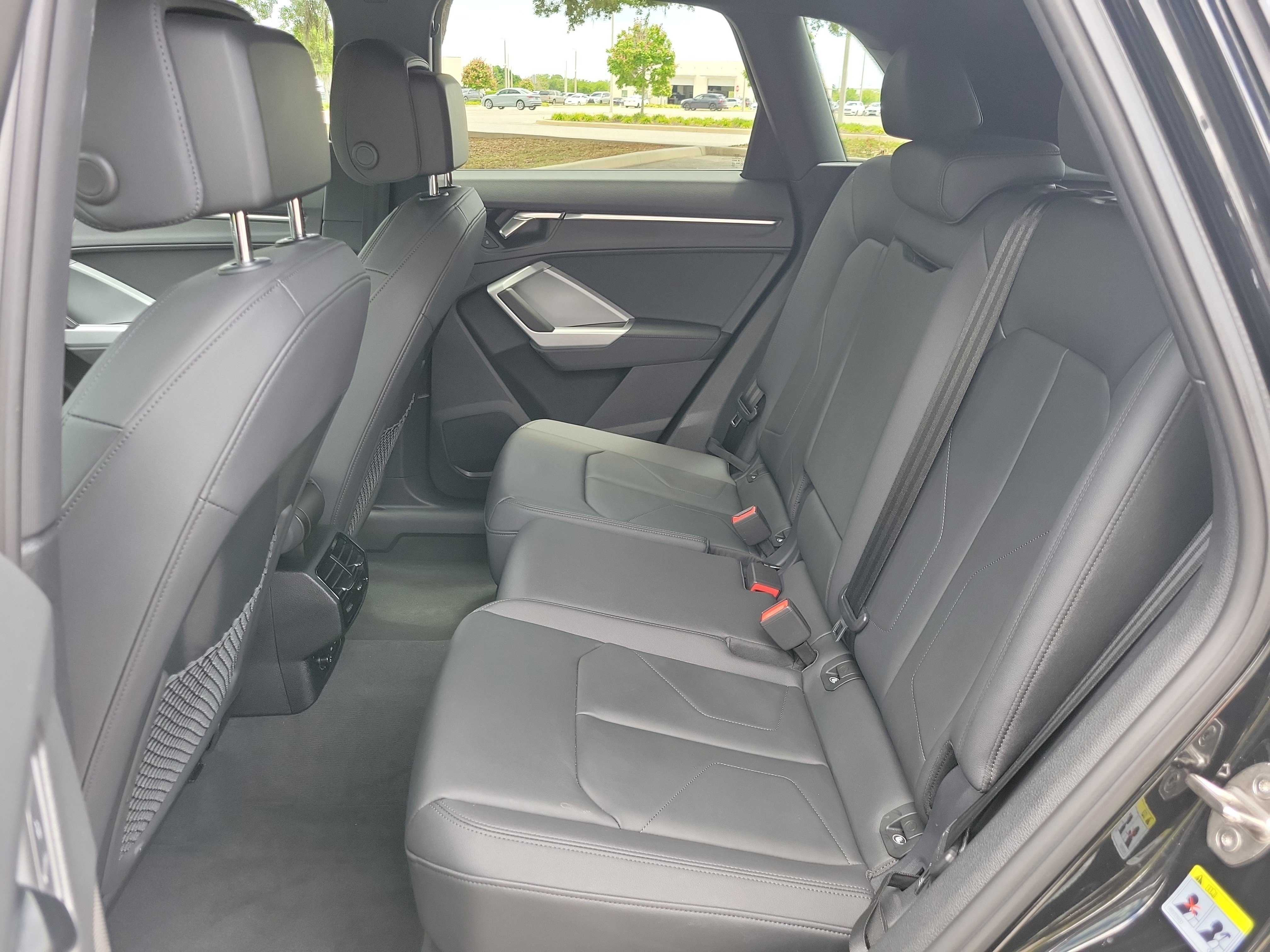 Used 2024 Audi Q3 2.0T Premium image 16