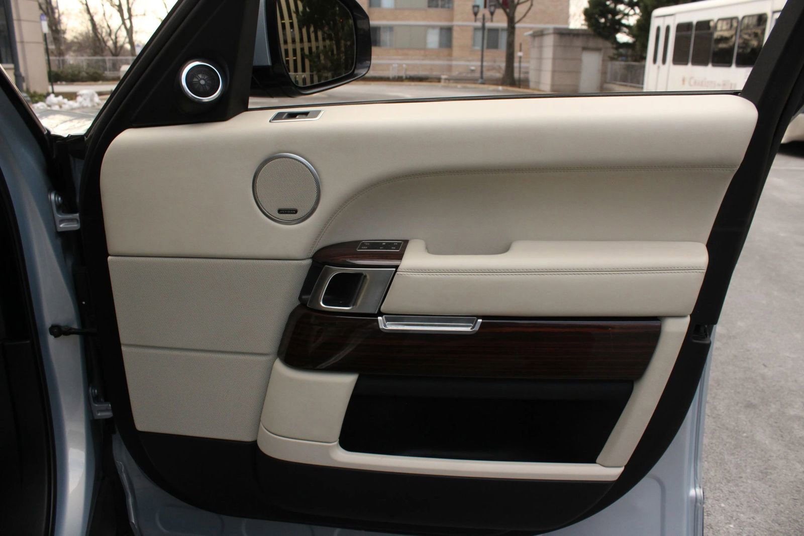 Used 2014 Land Rover Range Rover Supercharged AWD/4WD image 26