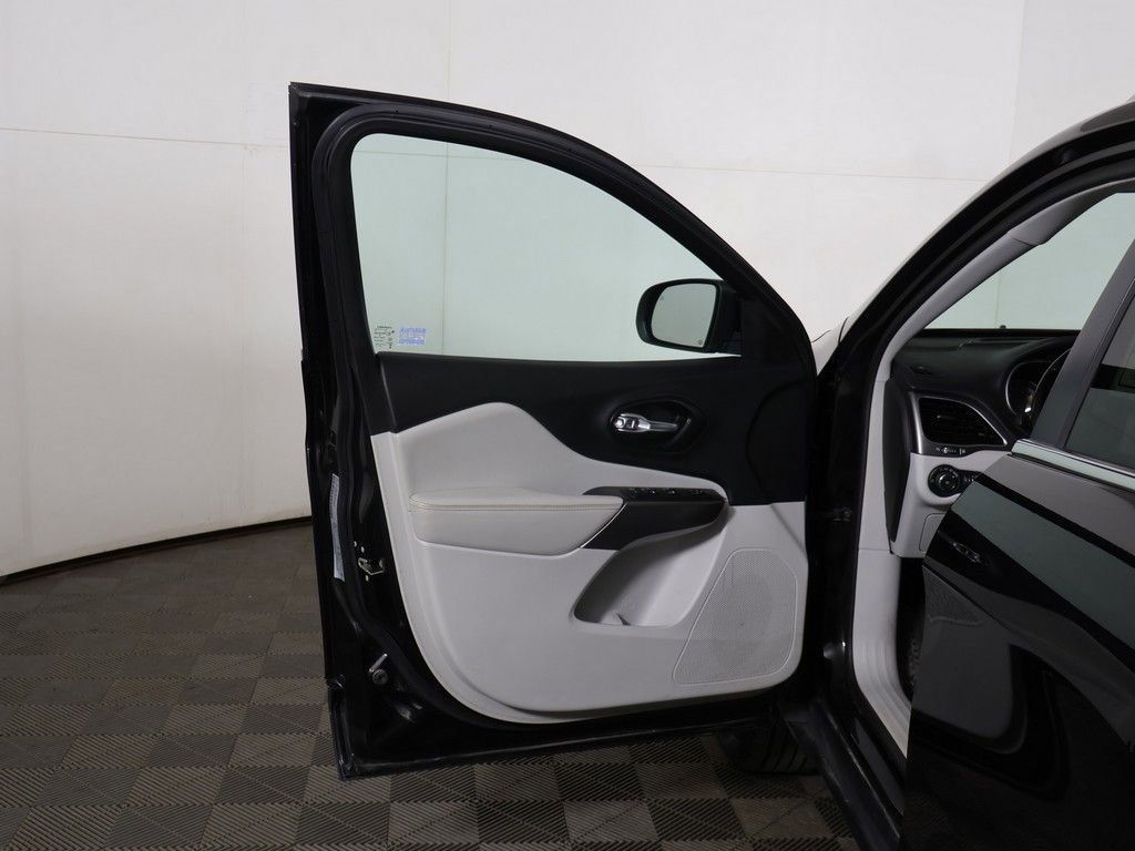 Used 2021 Jeep Cherokee Latitude Lux AWD/4WD image 15