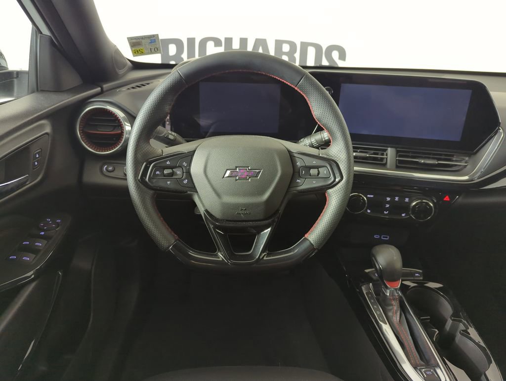 Used 2025 Chevrolet Trax RS w/ Driver Confidence Package image 11