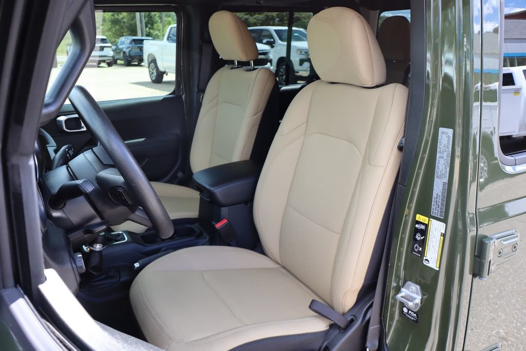 Used 2022 Jeep Gladiator Sport AWD/4WD image 13