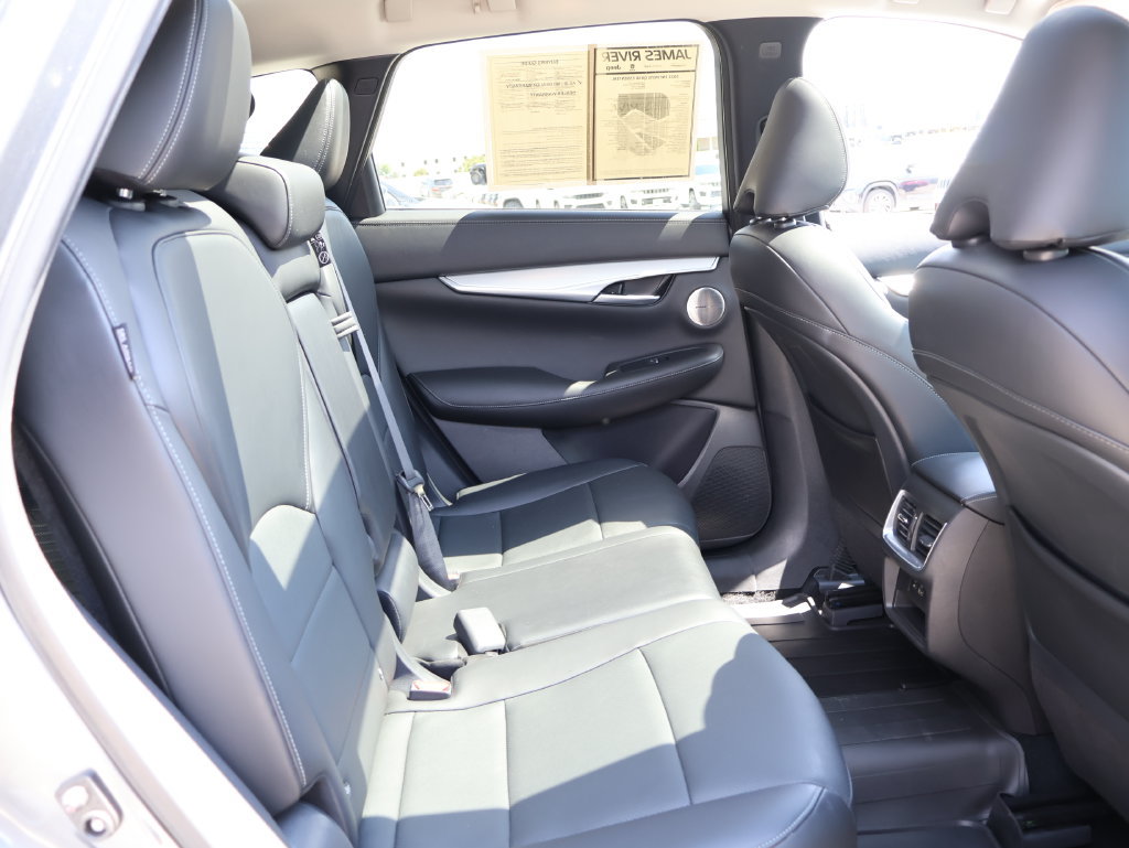 Used 2022 INFINITI QX50 Essential AWD/4WD image 11