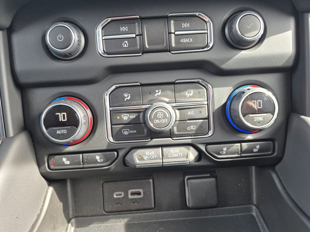 Used 2022 Chevrolet Tahoe RST w/ Luxury Package image 16