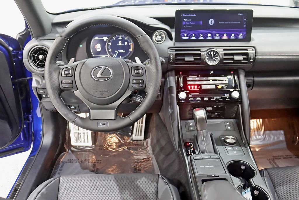 Used 2025 Lexus IS 500 w/ Accessory Package 2 RWD image 15