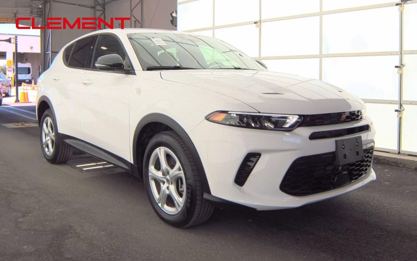 Used 2025 Dodge Hornet GT AWD/4WD image 2