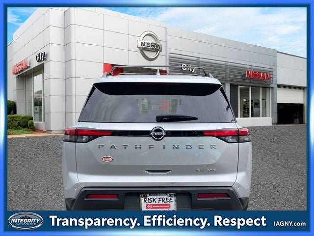 Used 2022 Nissan Pathfinder SV AWD/4WD image 7