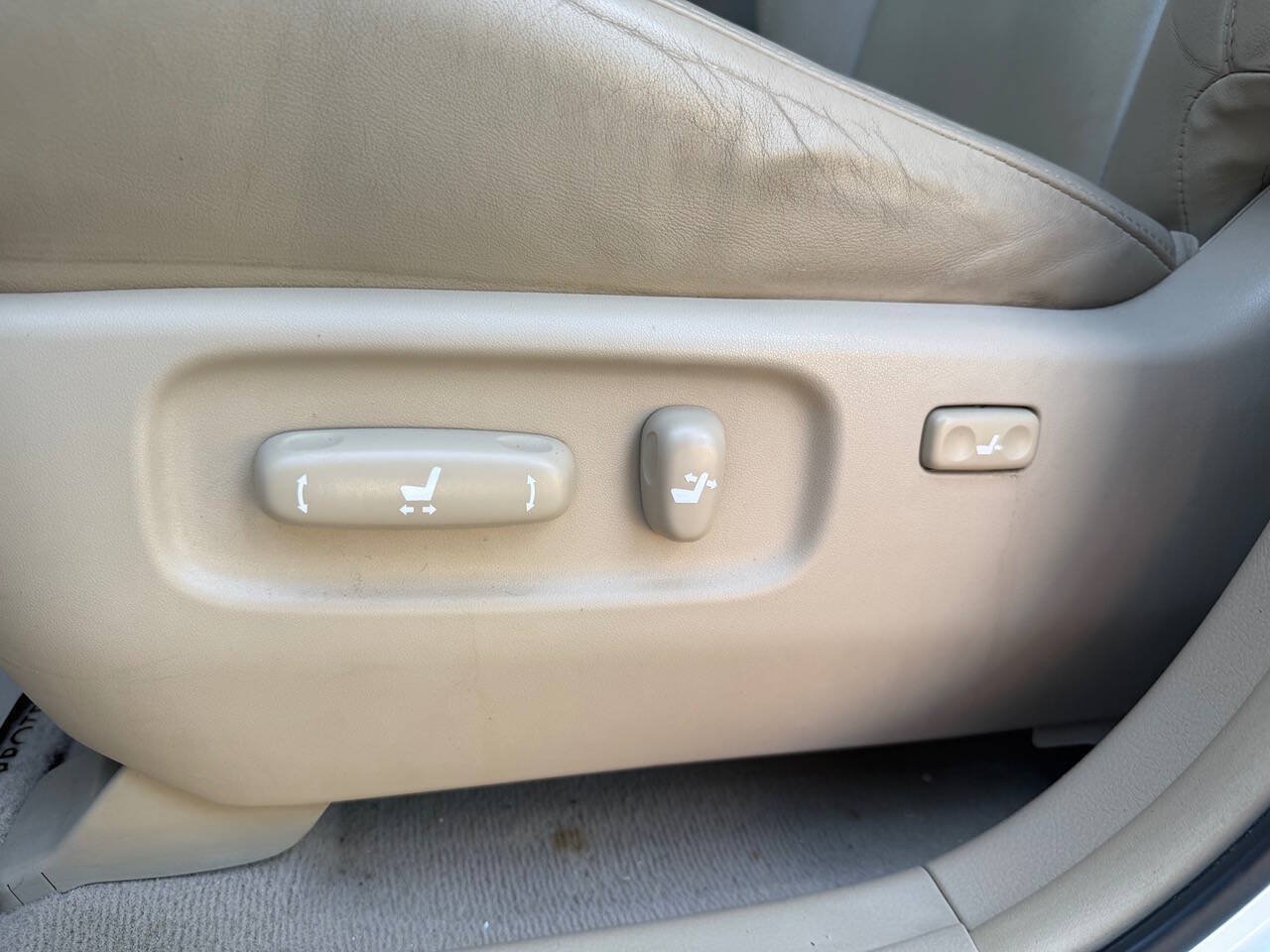 Used 2006 Lexus RX 330 FWD image 14