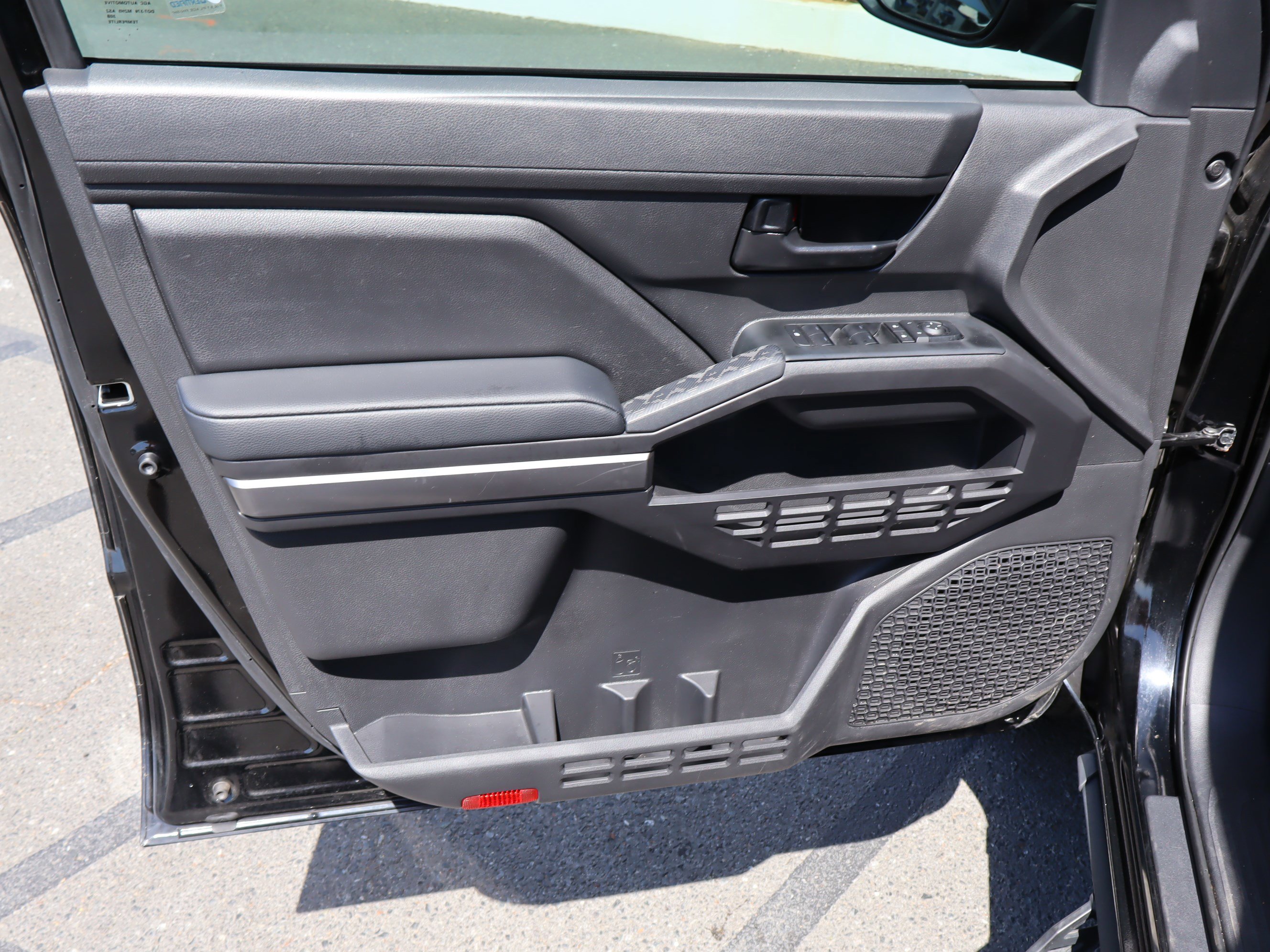 Used 2025 Toyota Tacoma SR5 RWD image 18