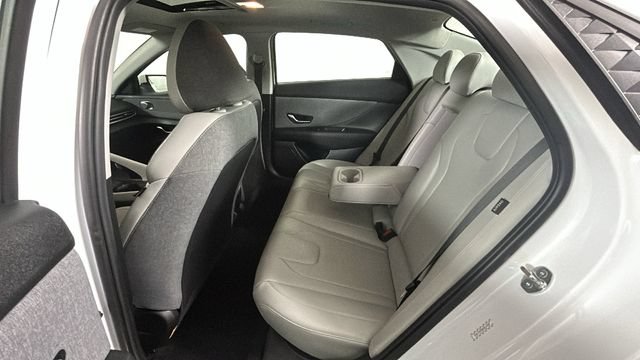 Used 2024 Hyundai Elantra Limited FWD image 27
