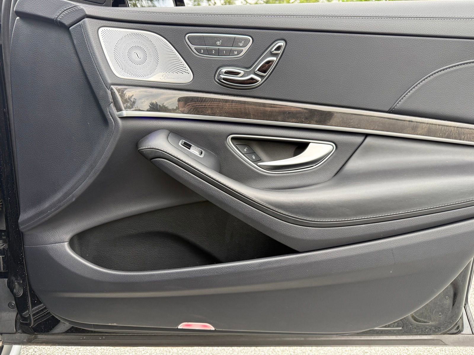 Used 2020 Mercedes-Benz S 560 Sedan image 44