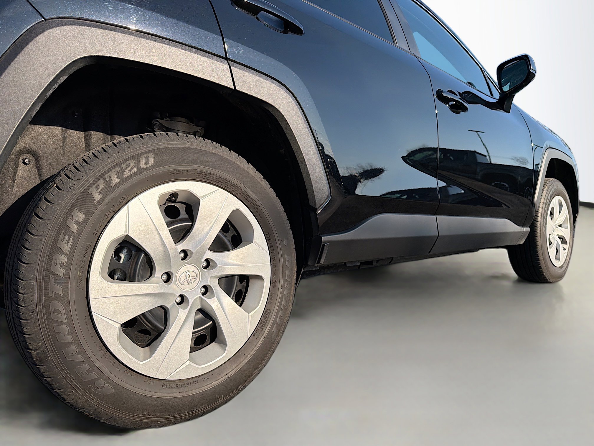 Used 2024 Toyota RAV4 LE image 14