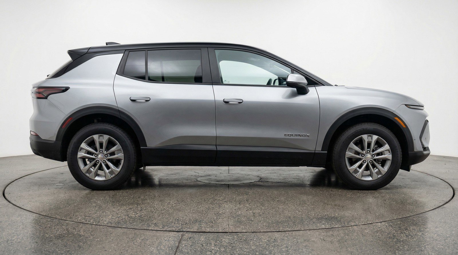 Used 2025 Chevrolet Equinox LT FWD image 11