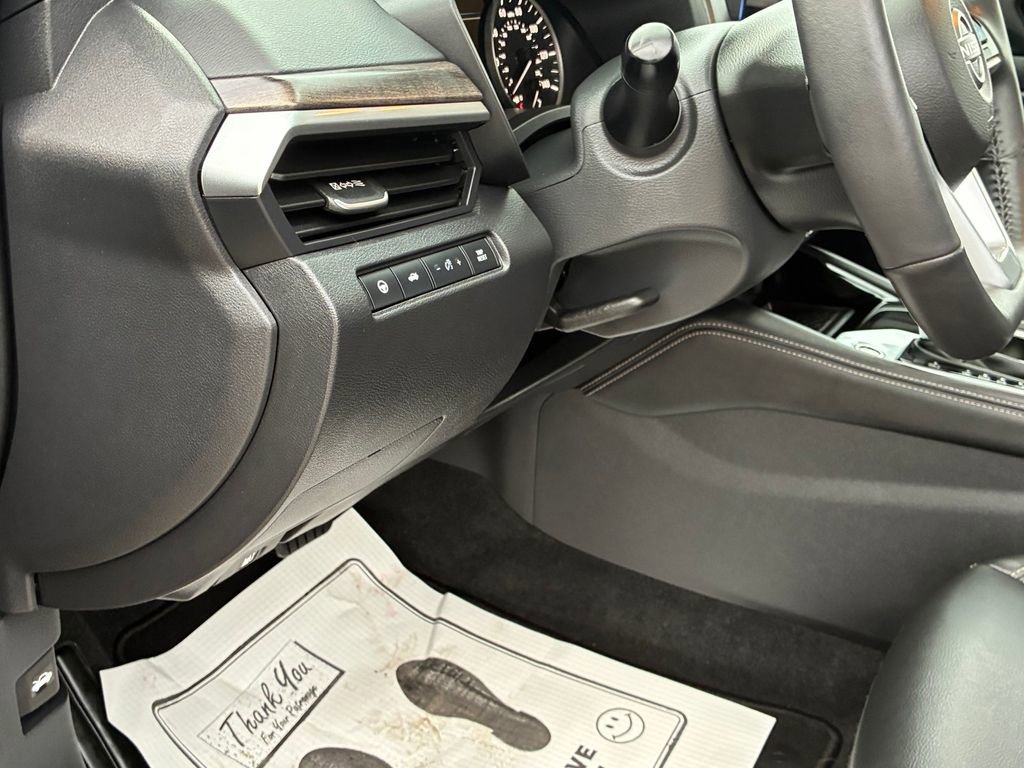 Used 2025 Nissan Altima 2.5 SL FWD image 16