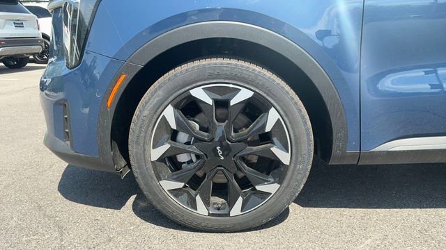 Certified 2025 Kia Sorento SX image 12