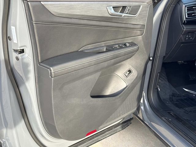 Certified 2025 Volkswagen Atlas Cross Sport SE image 10