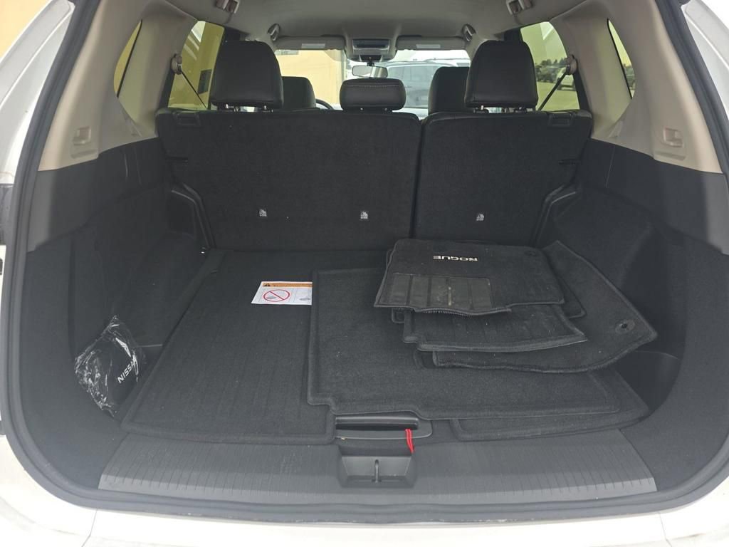 Certified 2025 Nissan Rogue SV image 13