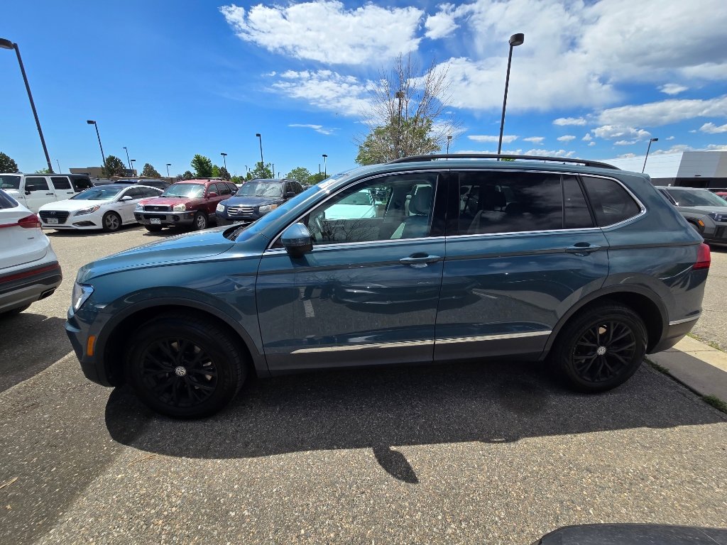 Used 2020 Volkswagen Tiguan SE w/ Panoramic Sunroof Package FWD image 12
