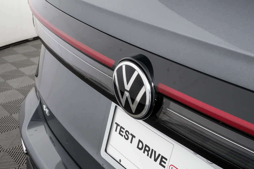 New 2026 Volkswagen Taos SE FWD image 34