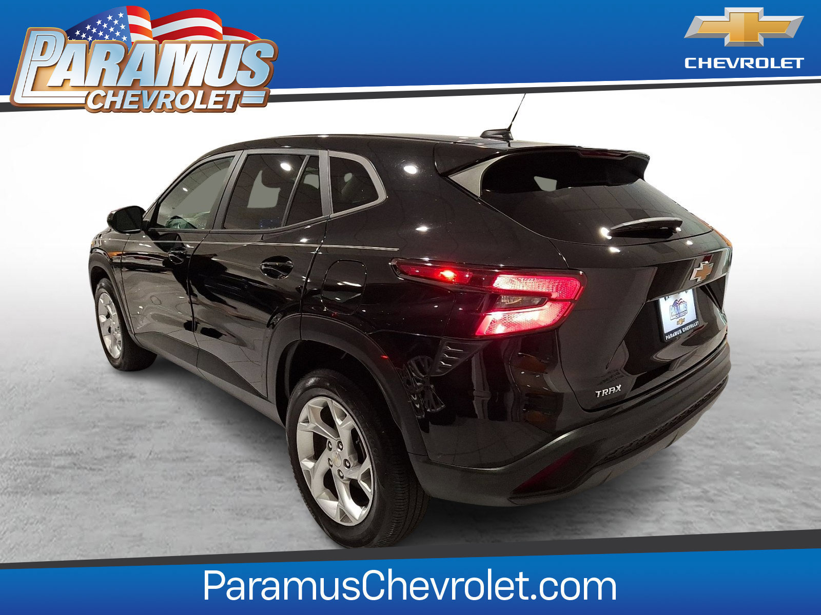 Used 2024 Chevrolet Trax LS w/ LS Convenience Package FWD image 4