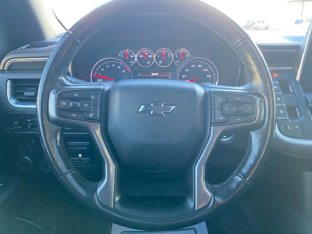 Used 2021 Chevrolet Suburban RST w/ Luxury Package image 15