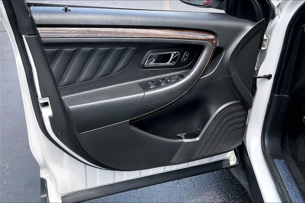 Used 2019 Ford Taurus Limited AWD/4WD image 22