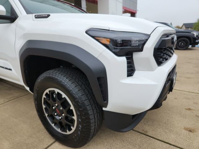 Used 2024 Toyota Tacoma TRD Off-Road image 6