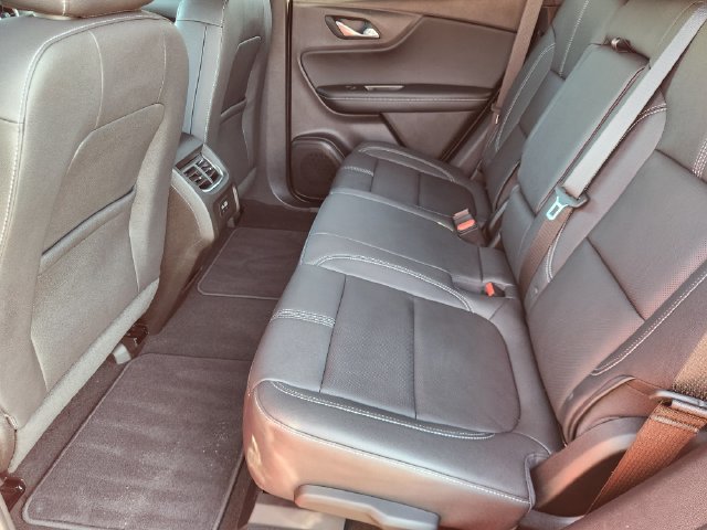 Used 2024 Chevrolet Blazer LT FWD image 30