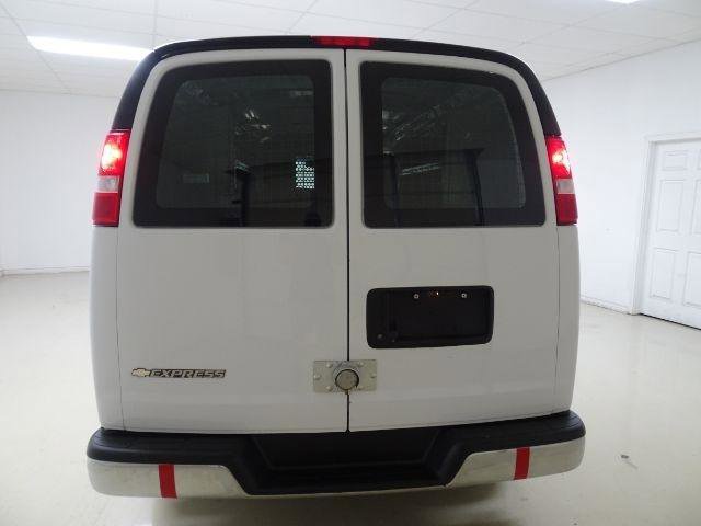 Used 2021 Chevrolet Express 2500 w/ Driver Convenience Package image 5