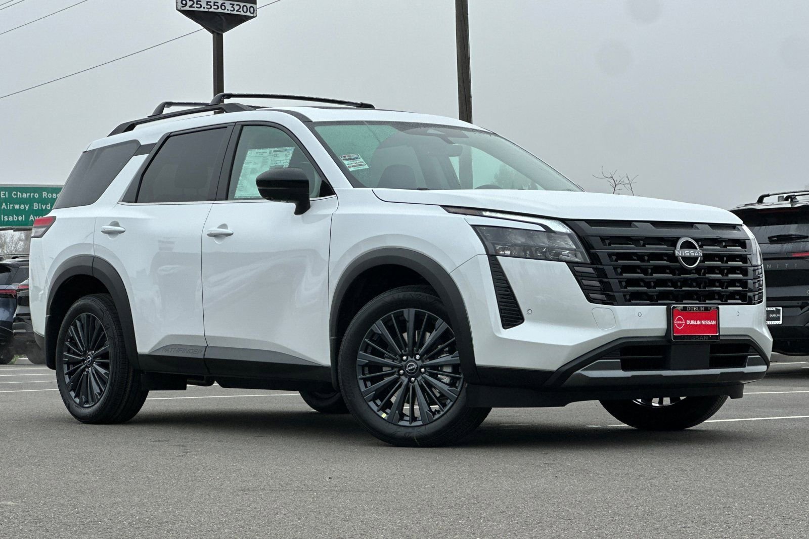 New 2026 Nissan Pathfinder SL AWD/4WD image 2