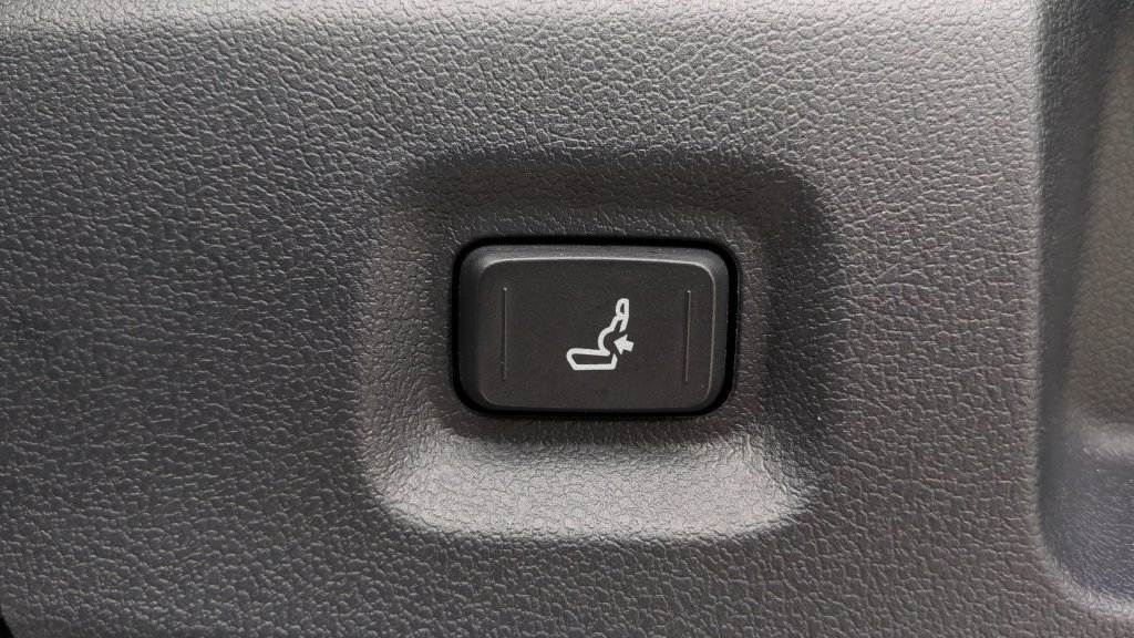 Used 2025 Toyota Tacoma TRD Off-Road AWD/4WD image 16