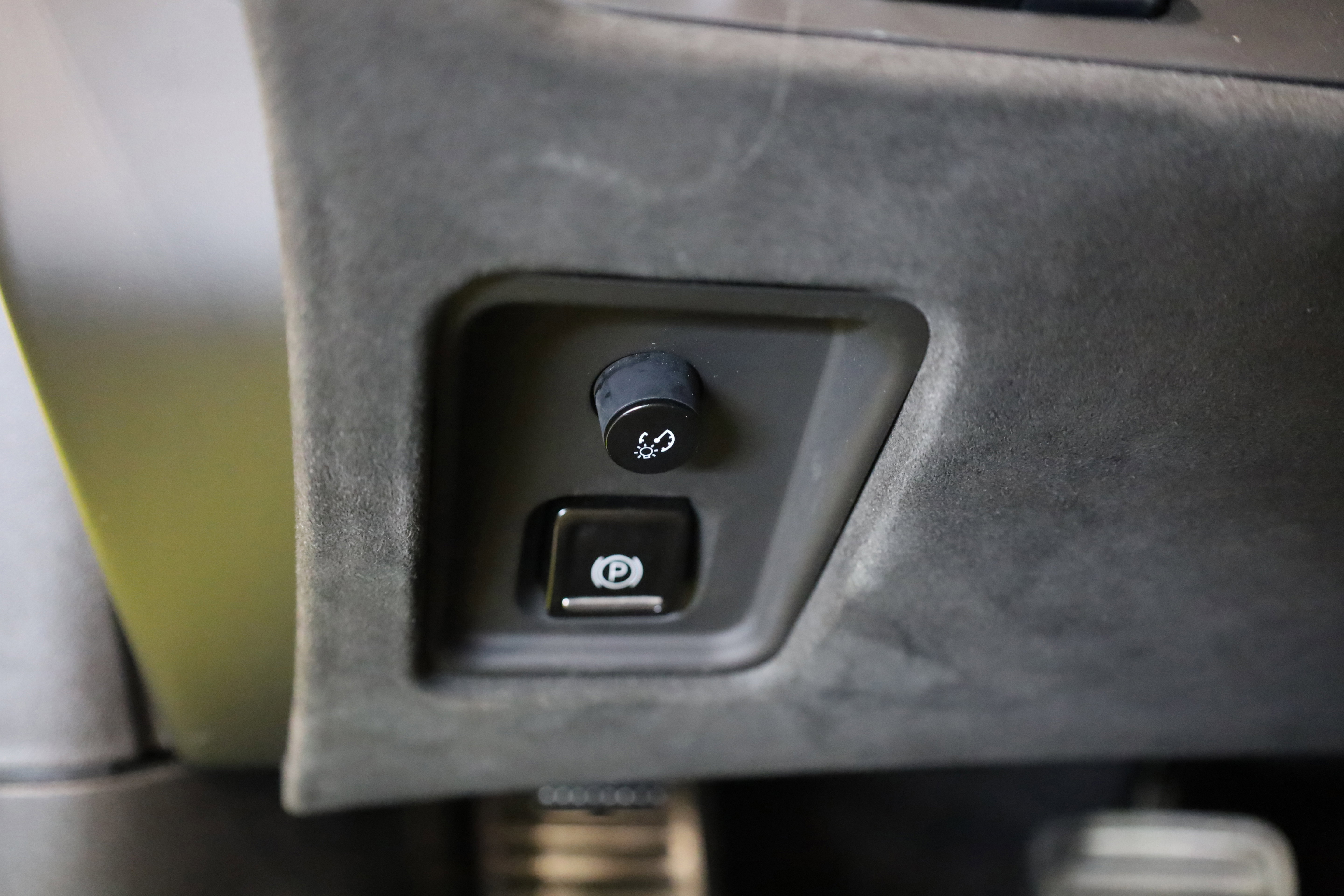 Used 2022 Chevrolet Corvette Stingray Premium Conv w/ Z51 Performance Package image 23