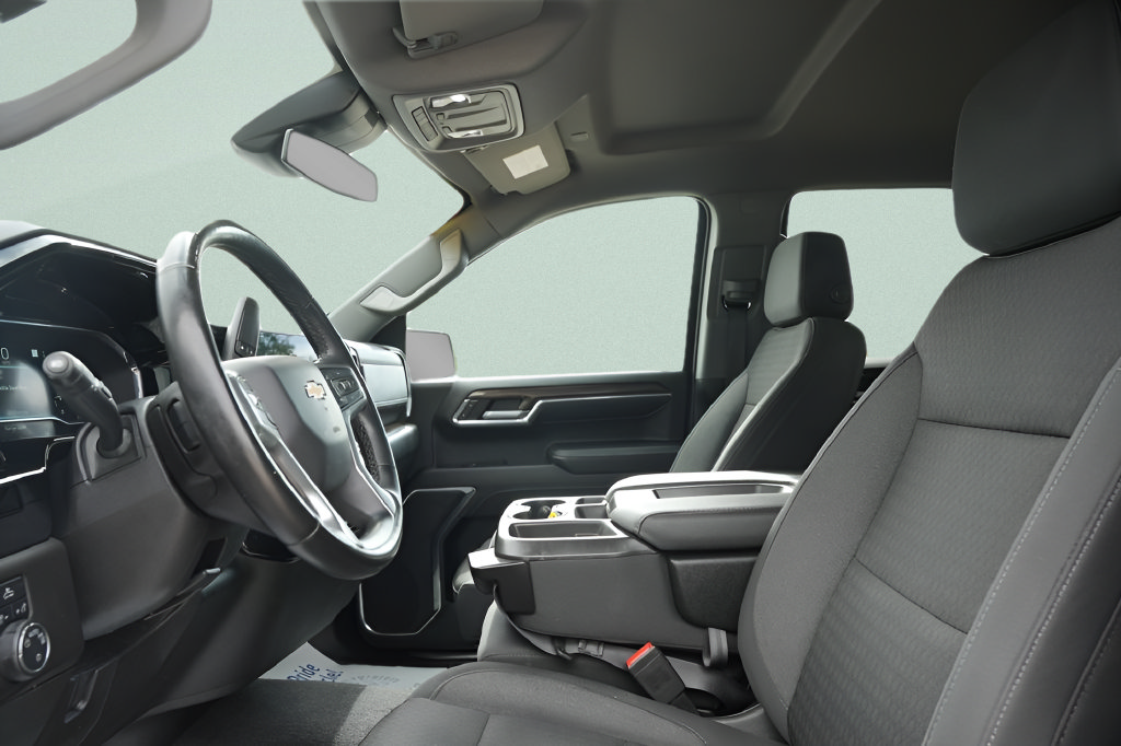 Used 2023 Chevrolet Silverado 1500 LT AWD/4WD image 24