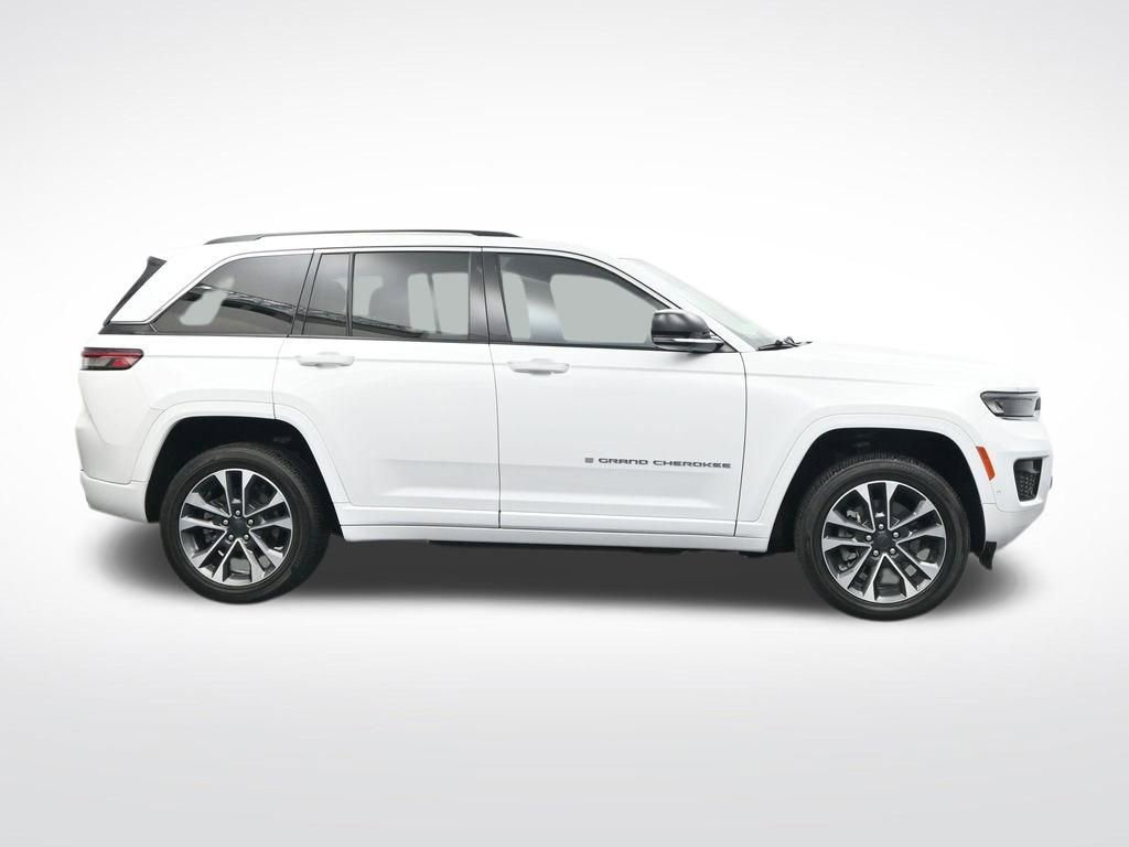 Used 2023 Jeep Grand Cherokee Overland image 4