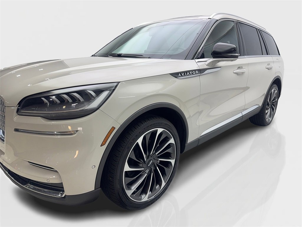 Used 2022 Lincoln Aviator Reserve w/ Equipment Group 201A image 11