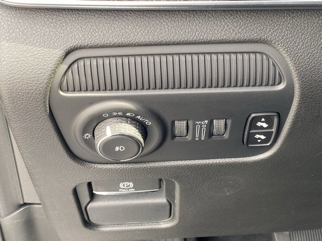 New 2024 Jeep Grand Wagoneer L 4WD w/ Rear Seat Video Group 1 image 26