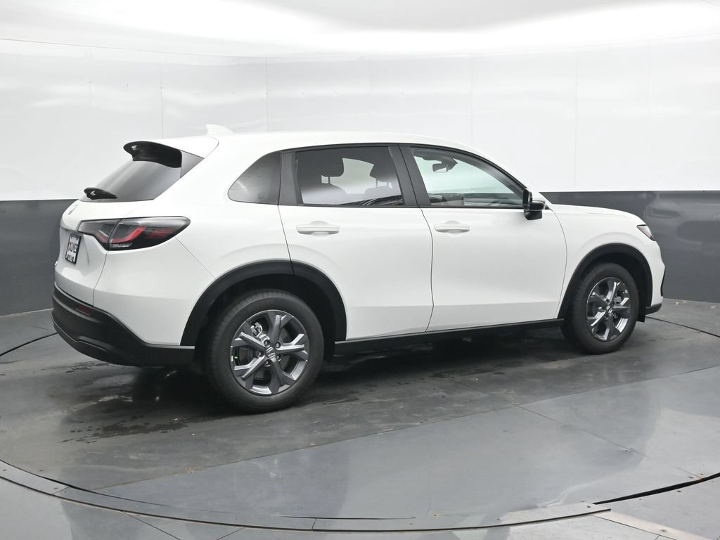 New 2027 Honda HR-V LX image 2